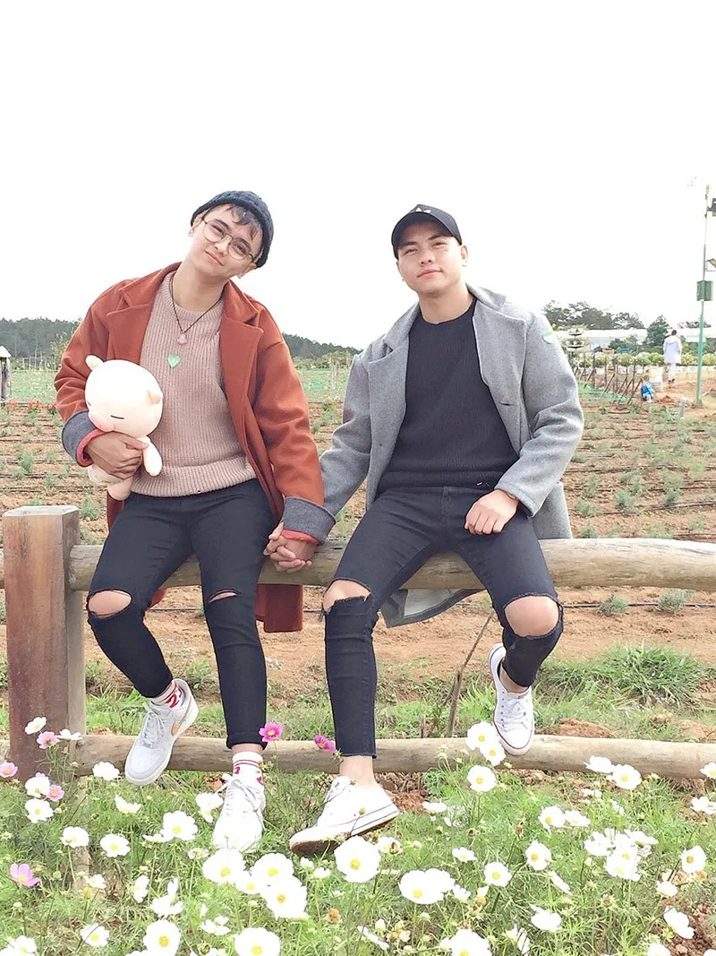 Hình ảnh đẹp anh nắm tay em tình cảm, mang đến cảm giác an yên
