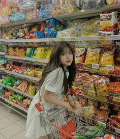 Nắm tay thể hiện sự tin tưởng, không để sự không chắc chắn làm tổn thương