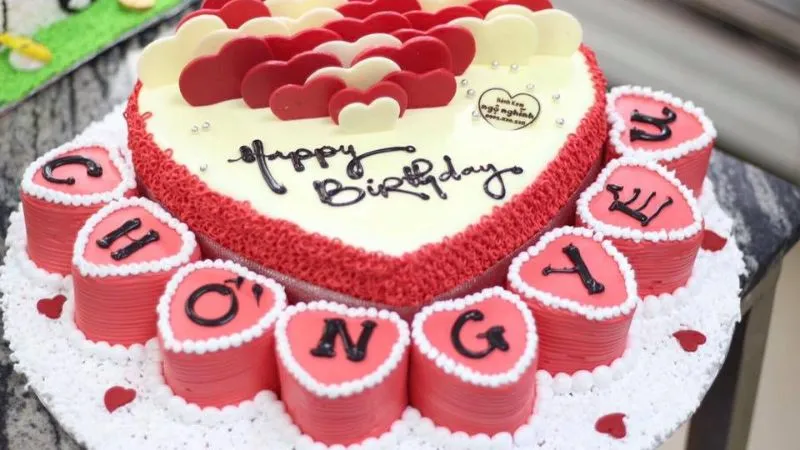 Hình ảnh bánh sinh nhật cùng lời chúc tốt đẹp