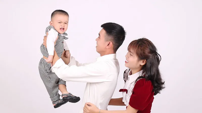 Chơi đùa cùng con