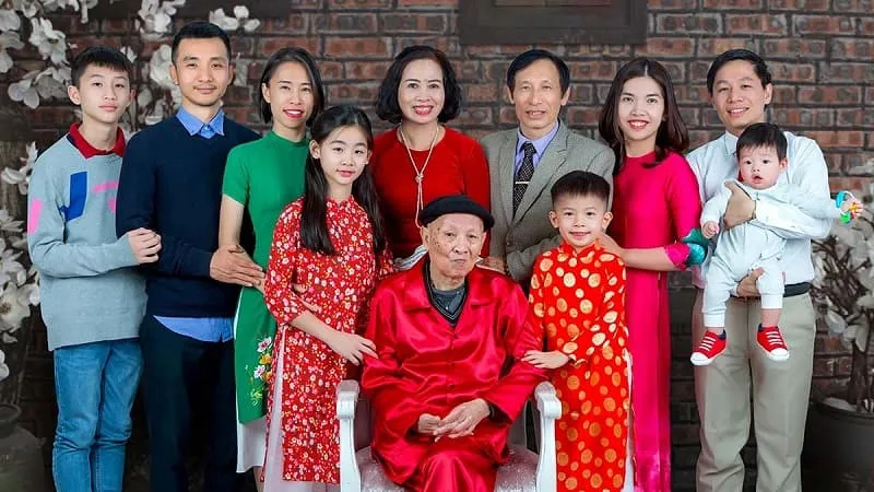 Gia đình Trung Quốc trong trang phục cổ
