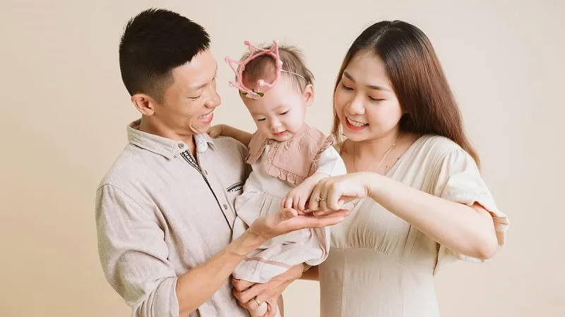 Nụ cười gia đình 3 người