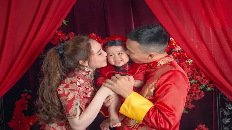 Gia đình chụp ảnh Tết
