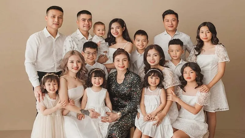 Gia đình hạnh phúc ngày Tết