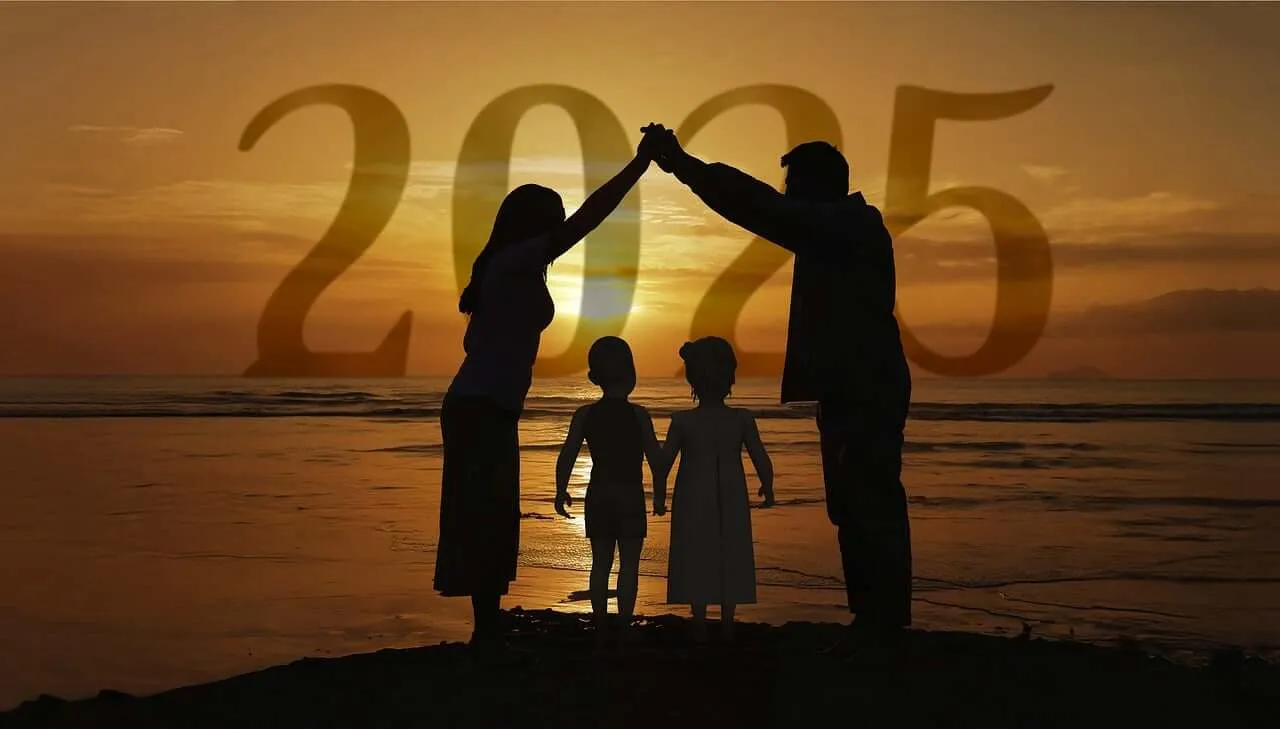 hinh anh gia dinh hanh phuc don xuan 2025