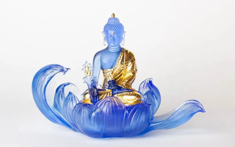 Chiêm bái Phật Dược Sư giúp tiêu trừ nghiệp chướng