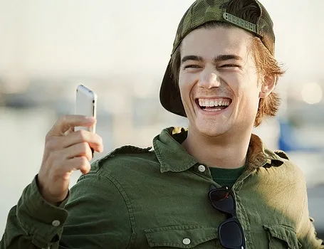 Biểu tượng icon cười ra nước mắt phổ biến trên mạng xã hội