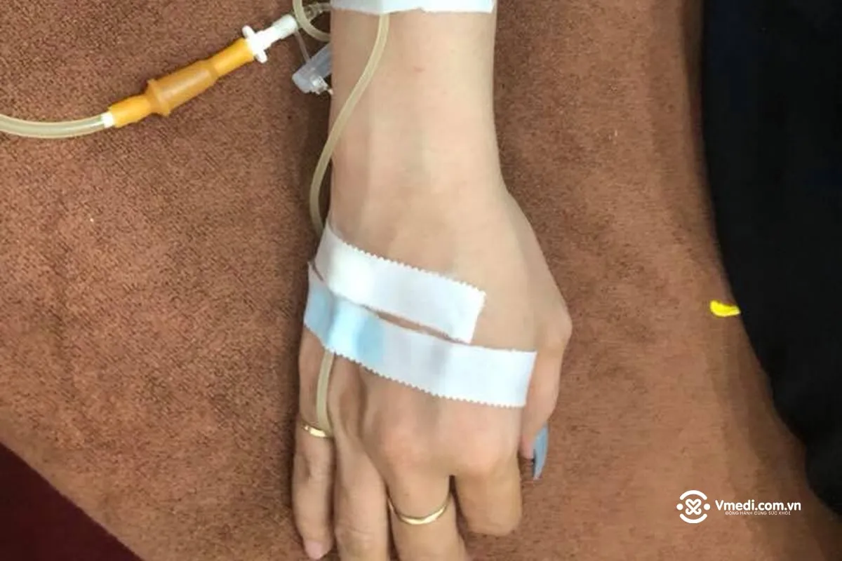 ảnh truyền nước biển ở con gái, sự chăm sóc tận tình cho sức khỏe nữ giới