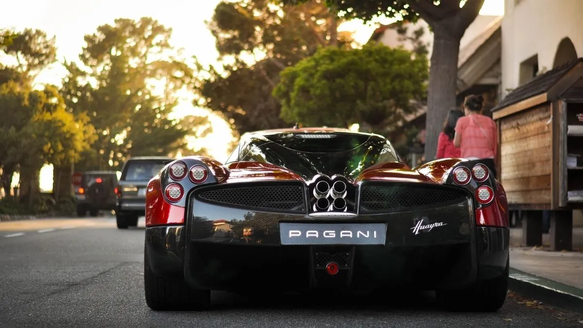 Hình ảnh Pagani trong thành phố