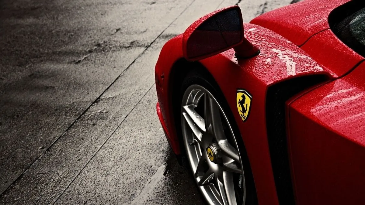 Hình nền siêu xe Ferrari màu đỏ siêu đẹp