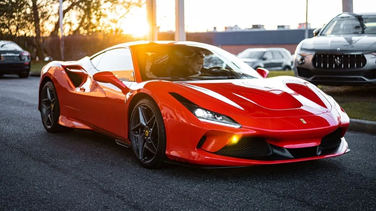 Tải hình nền siêu xe Ferrari HD cho máy tính