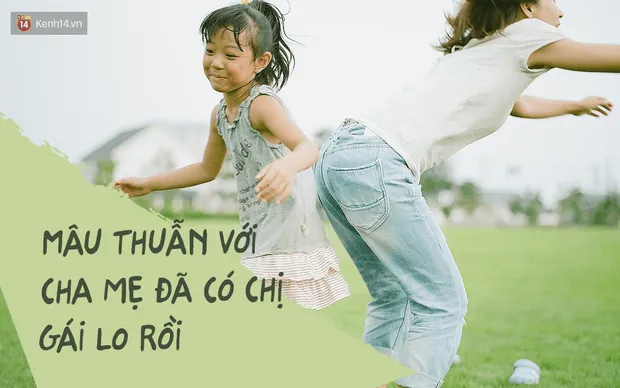 Chị gái giúp cha mẹ hiểu em hơn, gắn kết gia đình