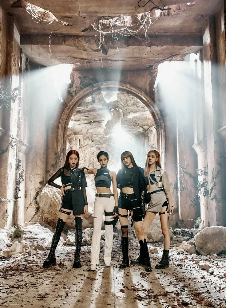 Hình ảnh Blackpink chụp photoshoot với ánh đèn neon