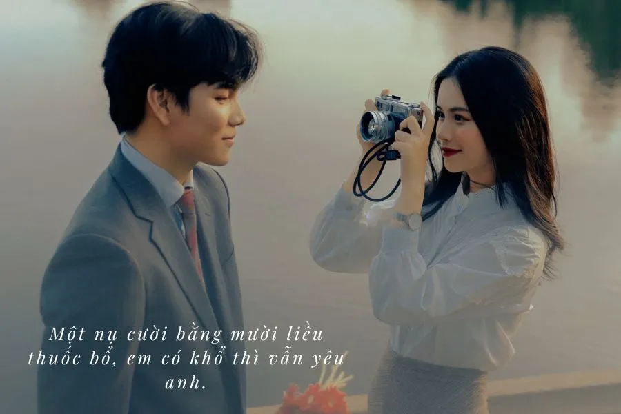 Cô gái trẻ ngại ngùng, sử dụng cap hay cho ảnh đại diện ngắn để thả thính crush một cách tinh tế