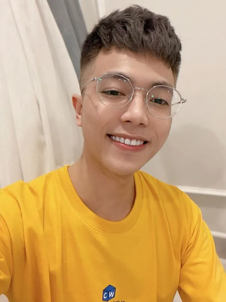 Mr Vịt với nụ cười thân thiện của đội trưởng Hero Team